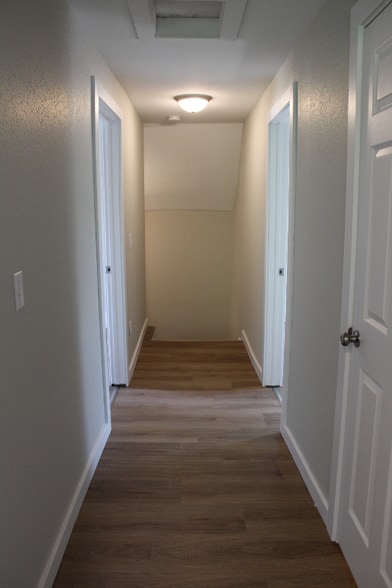 Building Photo - 419 S Clay St