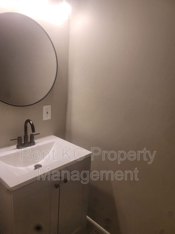 Building Photo - 2709 NE 63rd St