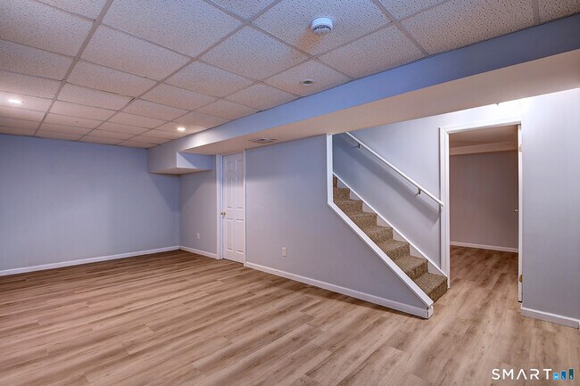 Building Photo - 545 Cypress Rd