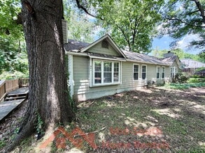 Building Photo - 641 Lagrange Pk Cv
