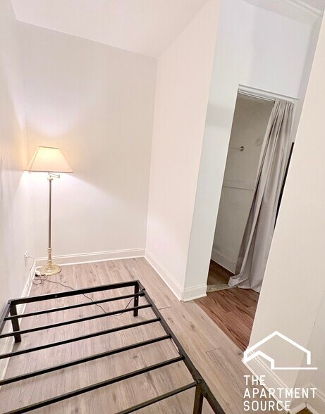 Building Photo - 1900 S Throop St