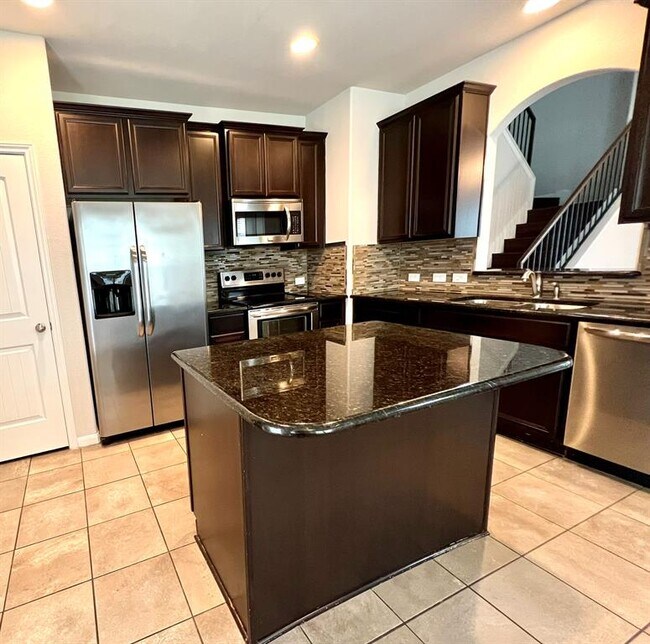 Building Photo - 1704 Willow Vista