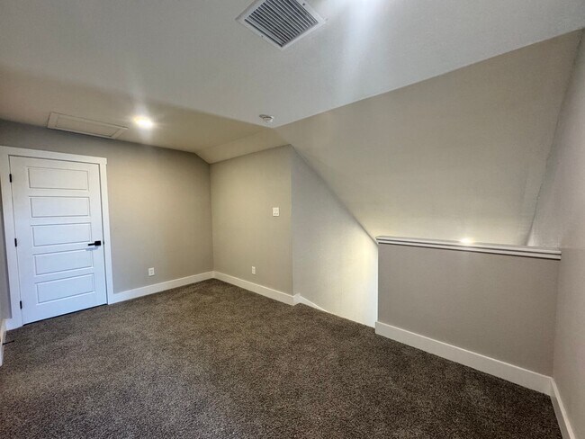 Building Photo - For Rent – 100 Brooklyn Dr, Canyon Lake, T...
