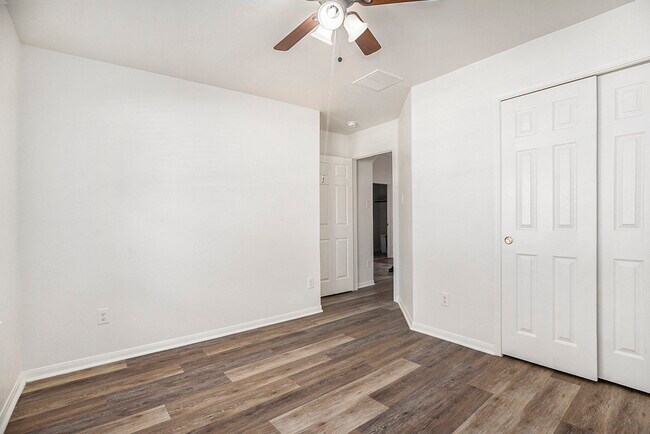 Building Photo - 1195 Quarterhorse Dr