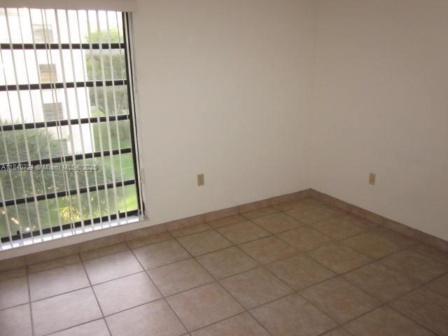 Building Photo - 8830 SW 123rd Ct
