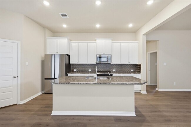 Building Photo - 3916 Ford Dr