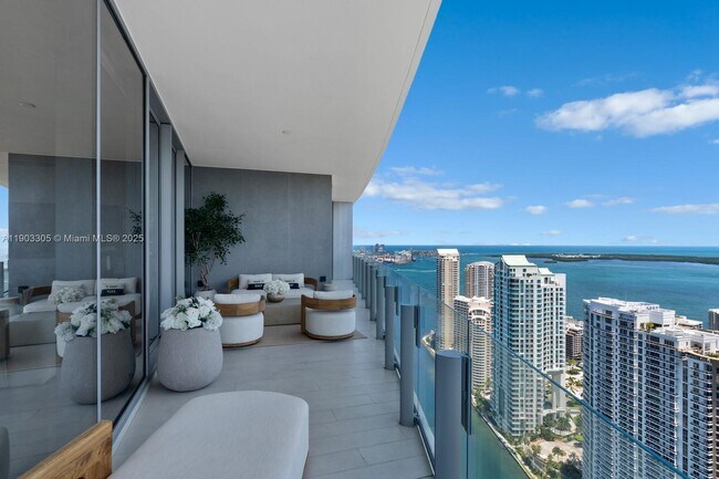 Building Photo - 300 Biscayne Blvd Way