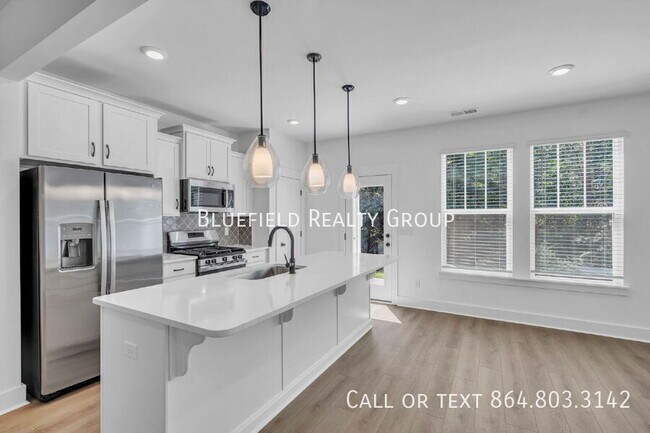 Building Photo - 416 E Parima Ct