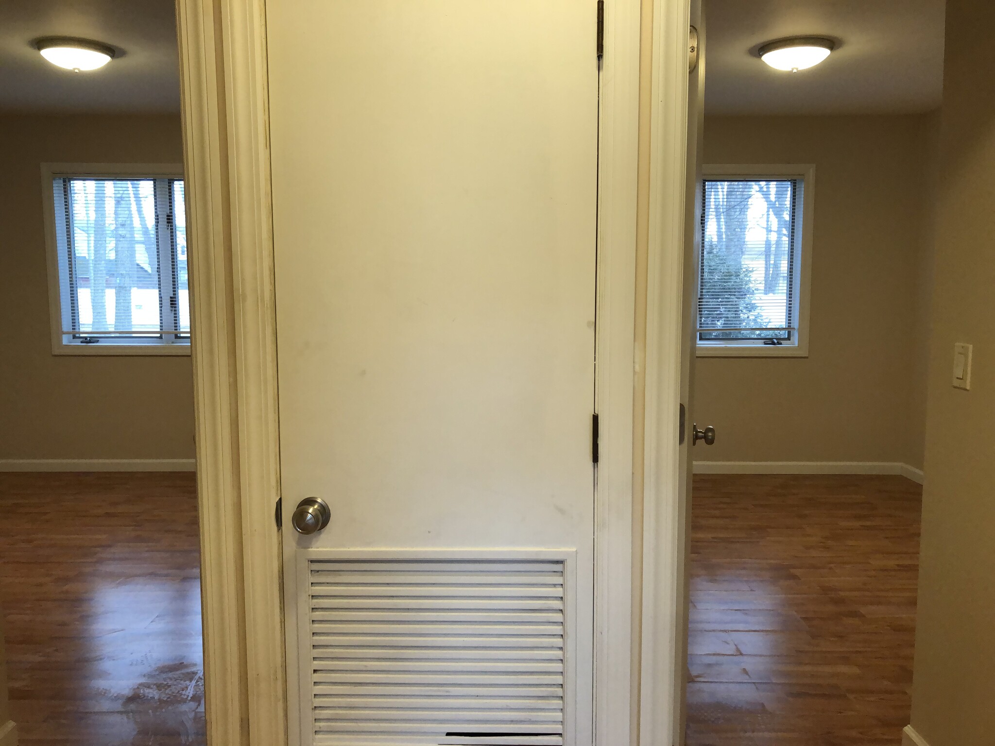 2 side by side bedrooms - 13 Presidential Dr