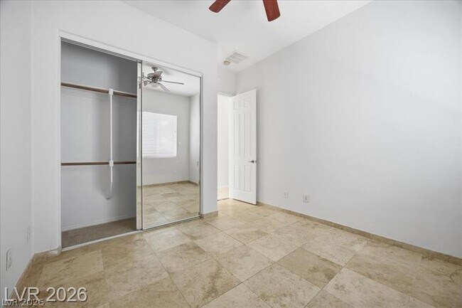 Building Photo - 2765 Struan Ave