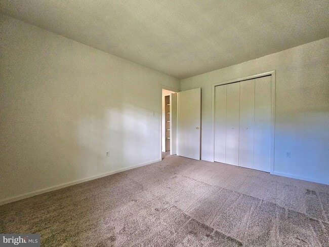 Building Photo - 4802 Treasure Ct