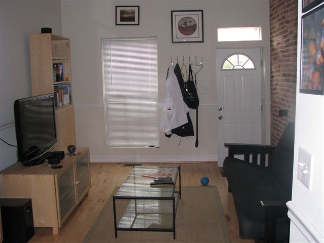 Building Photo - 105 N Potomac St