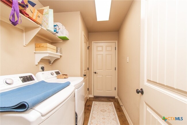 Building Photo - 1020 Woodland Bend Cir