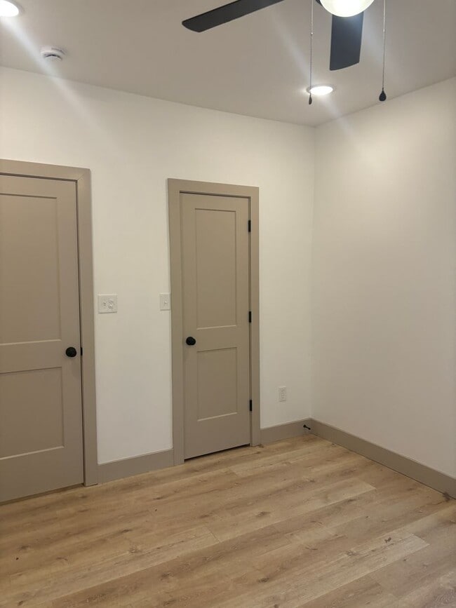 Building Photo - 308 W Worley St