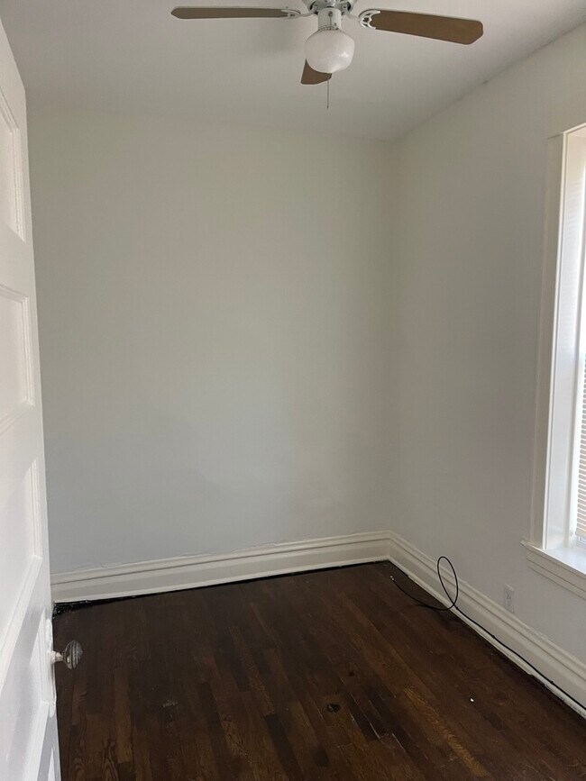 Building Photo - 3707 W Augusta Blvd