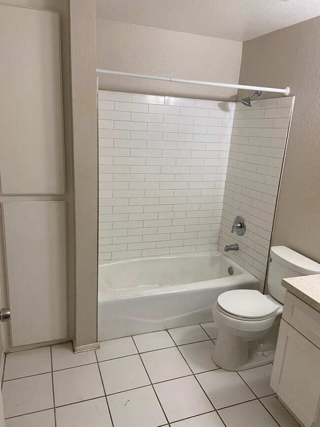 FULL BATH - 125 N Cabrillo Ave