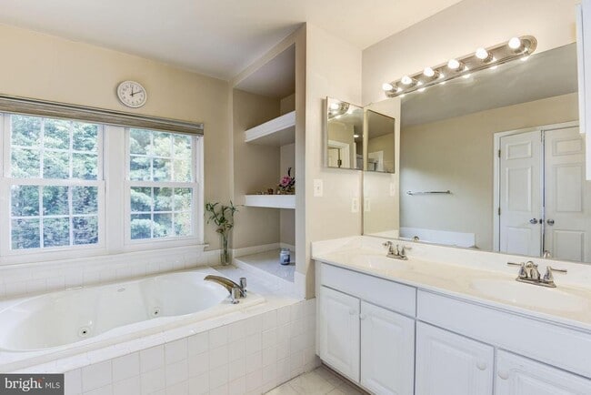 Building Photo - 4073 Britwell Pl