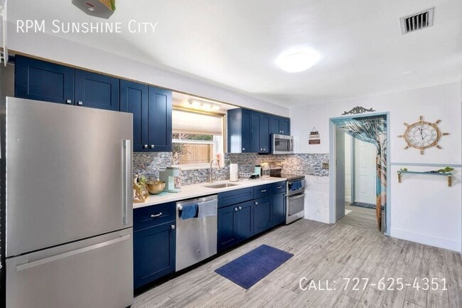 Building Photo - 340 78th Ave