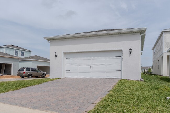 Building Photo - 16705 Victoria Grv Aly