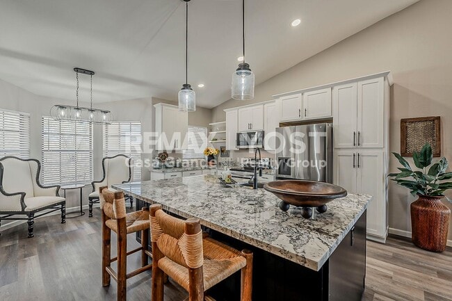 Building Photo - Furnished Home on 2.5 Acres – Your Escape Awaits!
