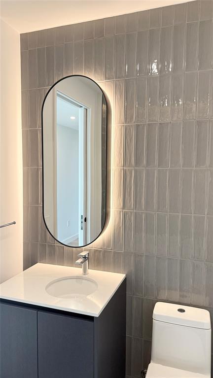 Building Photo - 610 Davis St