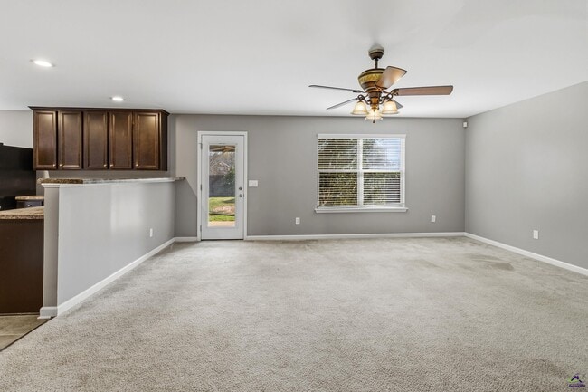 Building Photo - 100 Stoney Creek Dr