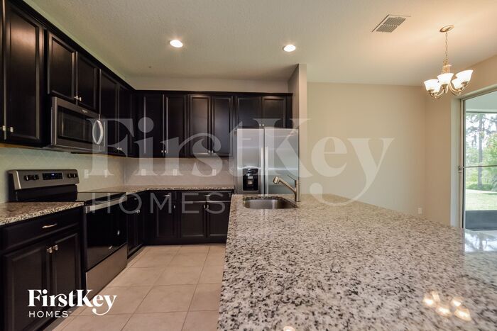 Building Photo - 3577 Fernanda Dr