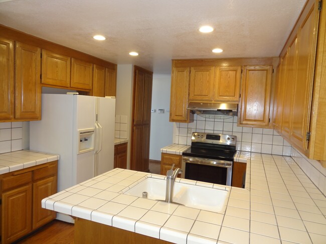 Building Photo - 161 Lynx Ct