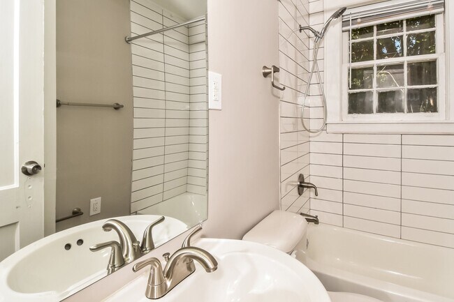 Building Photo - 4803 Anderson St