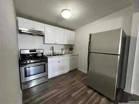 Building Photo - 5415 Buena Vista St