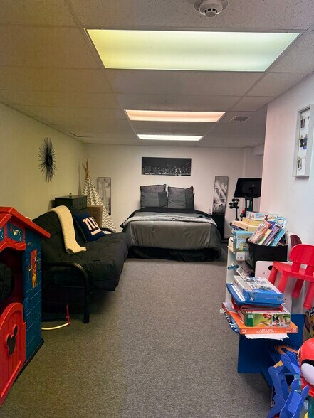 Building Photo - 334 Bowler Ct