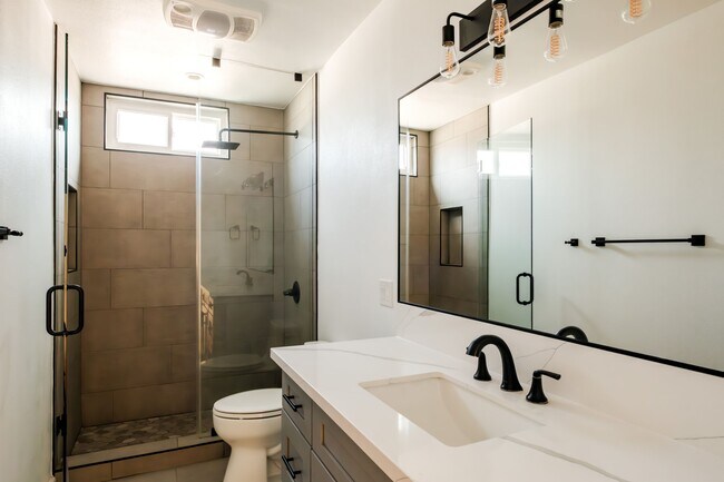 Building Photo - 2030 S Bentley Ave