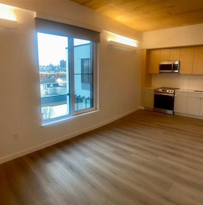 Building Photo - 154 Broadway