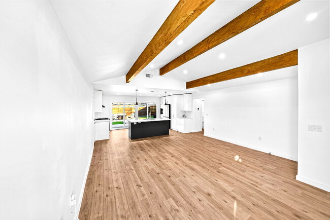 Building Photo - Gorgeous New Remodel with a Bright and Open Floorplan