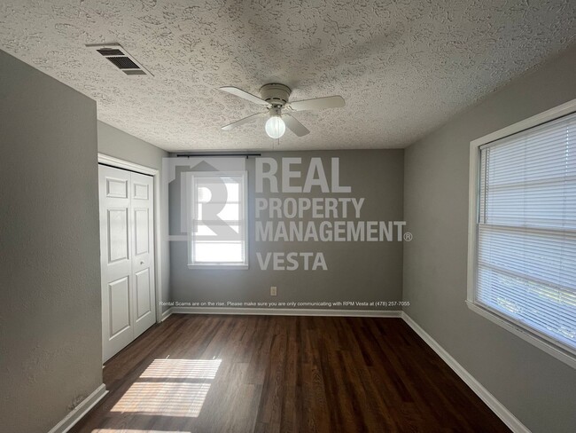 Building Photo - 72 Forest Hill Cir