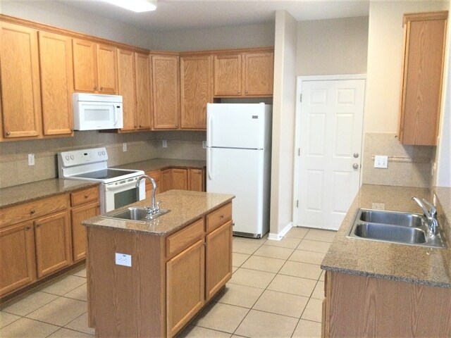 Building Photo - 9221 Lost Mill Dr