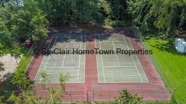Building Photo - Upstairs Unit on Logan Martin Lake
