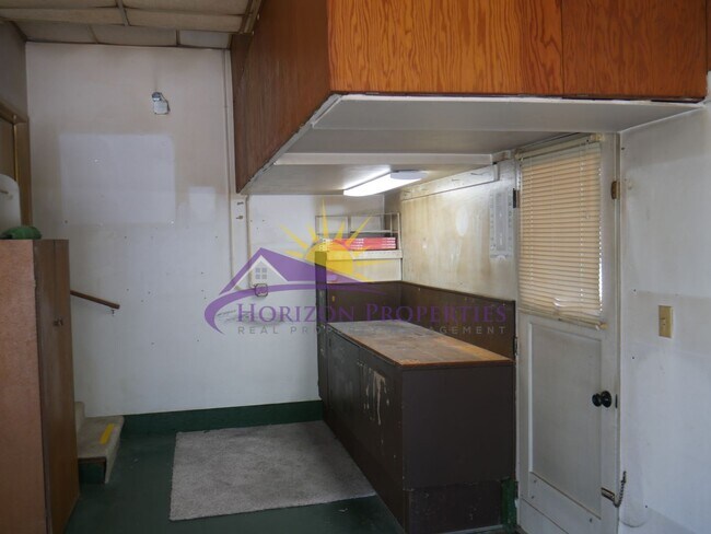 Building Photo - 6319 St James Dr