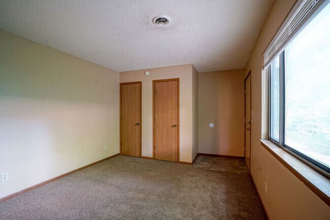 Building Photo - South 6th