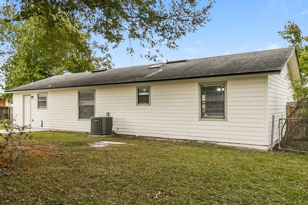 Building Photo - 8804 Falcon Trace Dr S