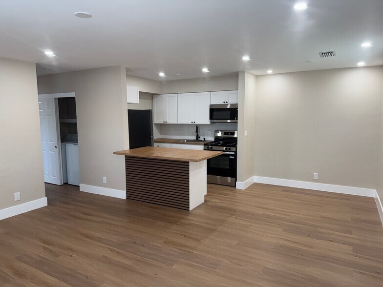 Building Photo - 2271 NW 52nd Ct