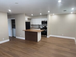 Building Photo - 2267 NW 52nd Ct