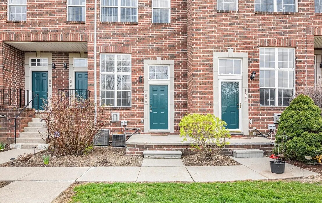 Building Photo - 1872 Lindsay Ln