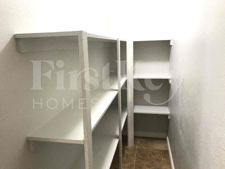 Building Photo - 2308 W Orchid Ln