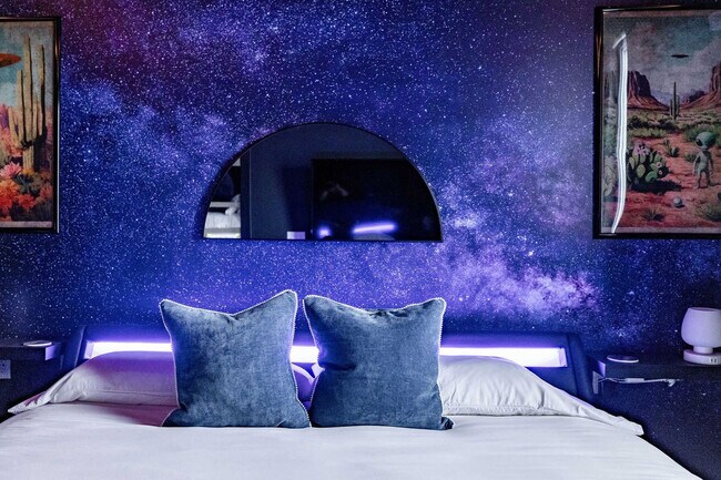 Building Photo - 245 Hermitage Ave