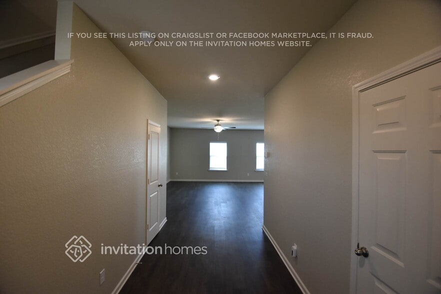 Building Photo - 636 Gleaner Wy