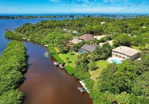 Building Photo - 1648 Bayshore Dr