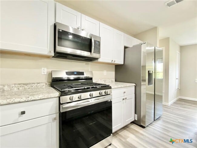 Building Photo - 2110 Blue Meadow Dr