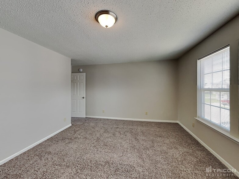 Building Photo - 2279 Westmere Dr