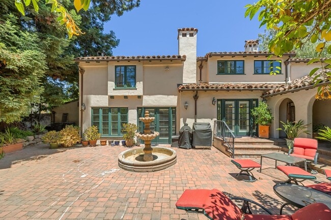 Building Photo - Mediterranean Beauty in Crescent Park – 5B...